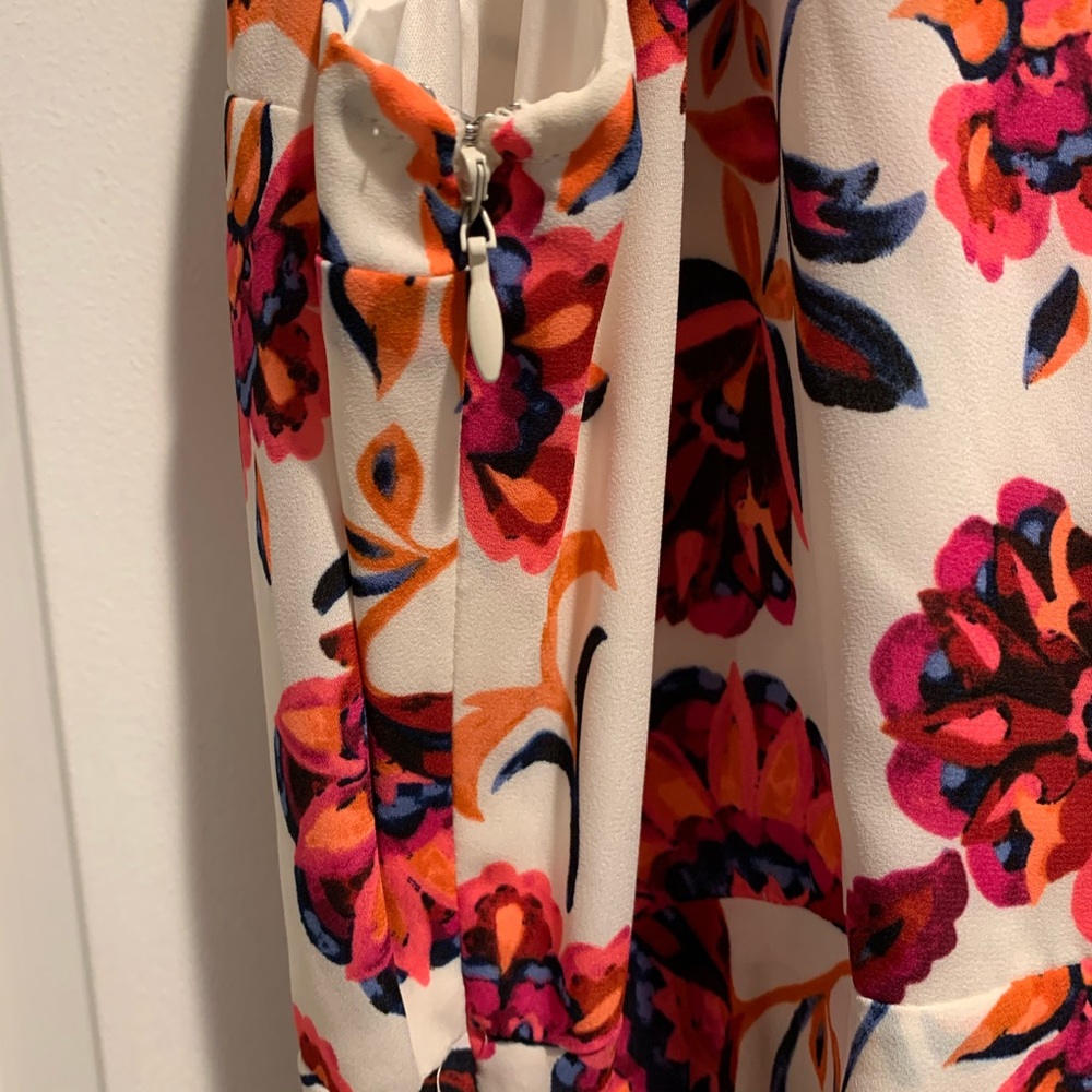 Express Dress - Picture 5 of 8